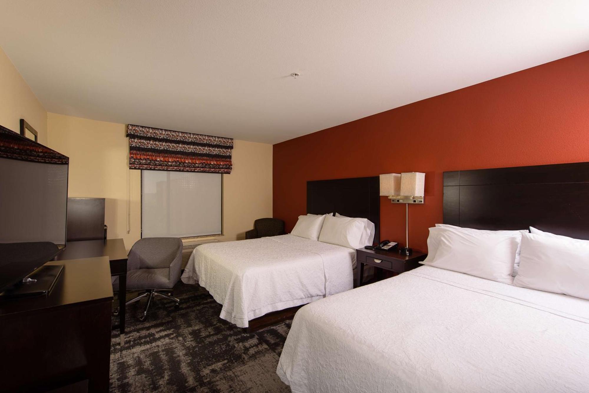 Hampton Inn & Suites Phoenix Chandler Fashion Center Exterior photo