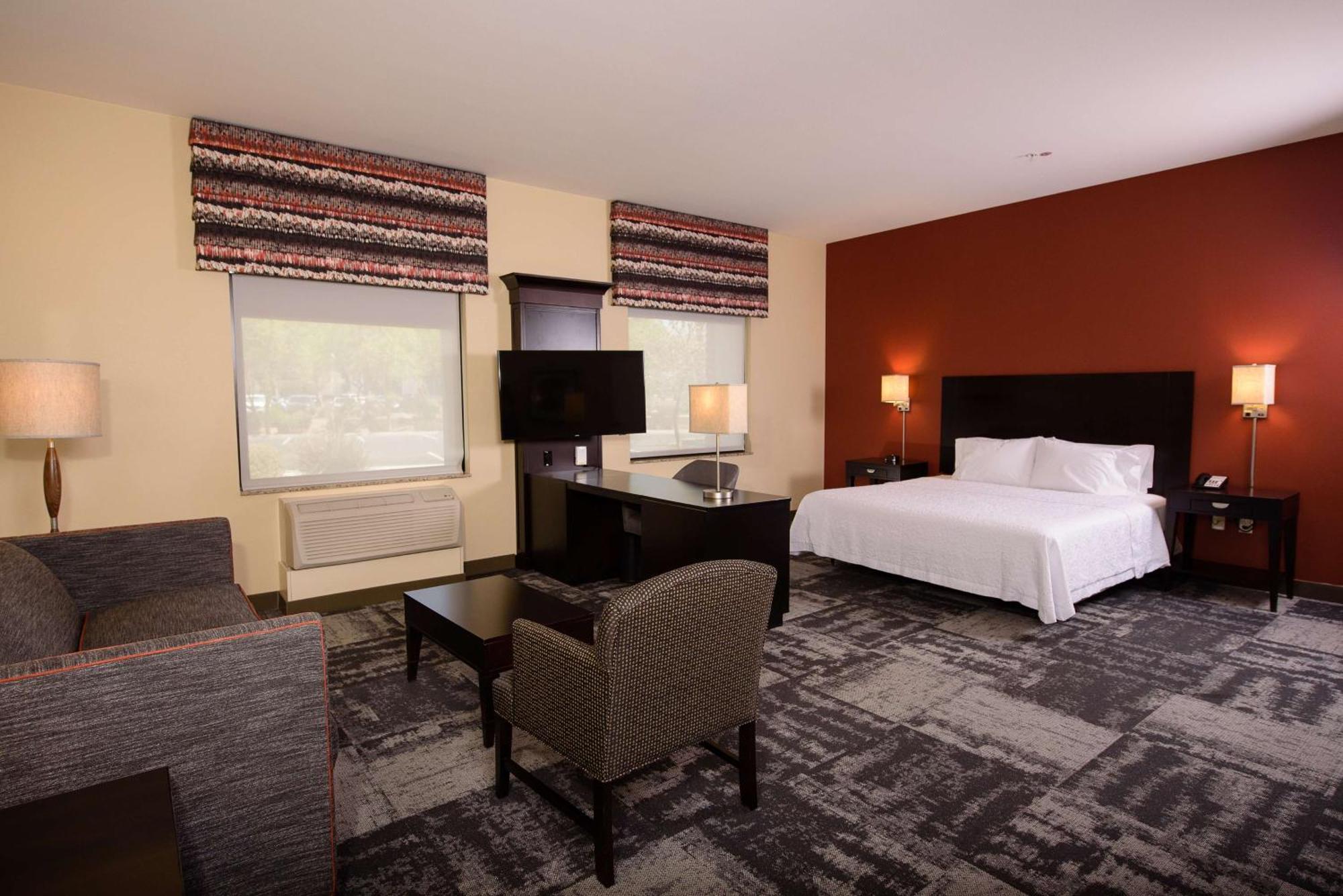 Hampton Inn & Suites Phoenix Chandler Fashion Center Exterior photo